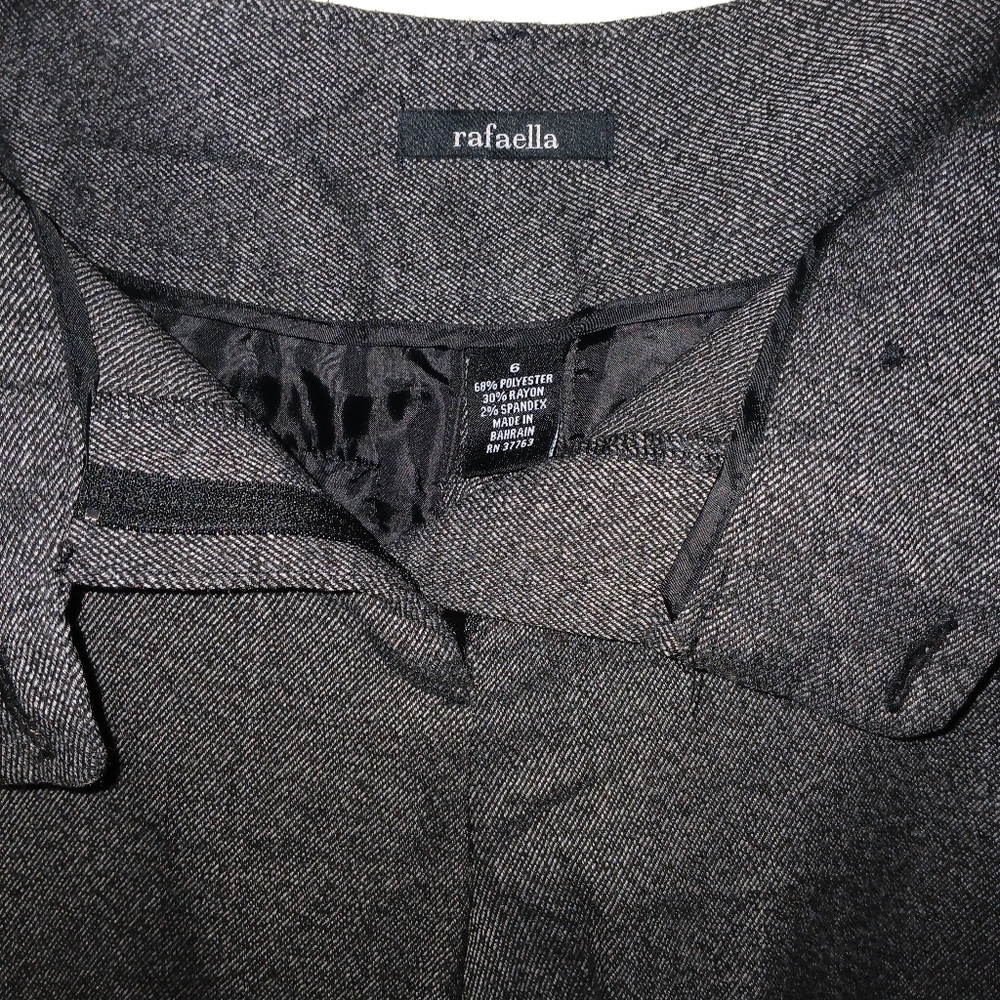 Pre-loved Rafaella Women's Charcoal Dress Slacks. - Picture 4 of 5